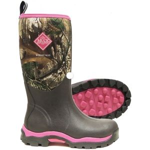 Pink and camouflage Muck Boots Used